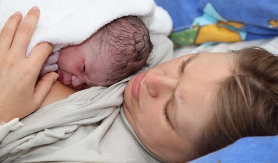 Quatre nouvelles maternités « amies des bébés »